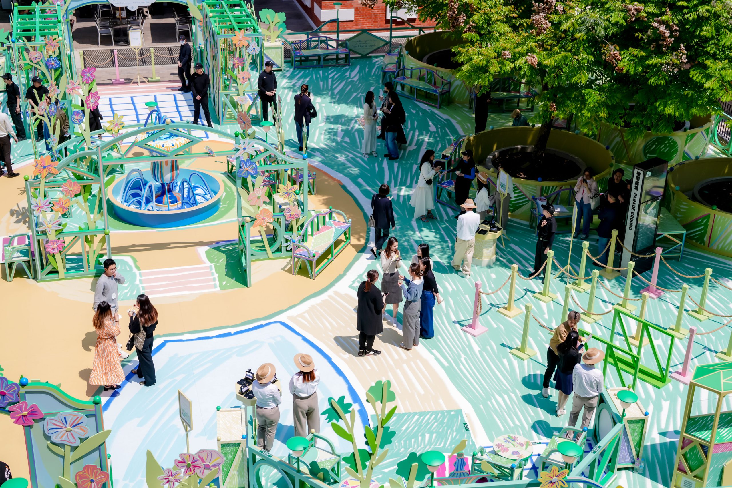 TAI KWUN PLAZZA HK BLOOMS